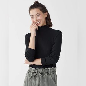 COPY - SPLENDID Eastsider Rib Mock Neck Size Small